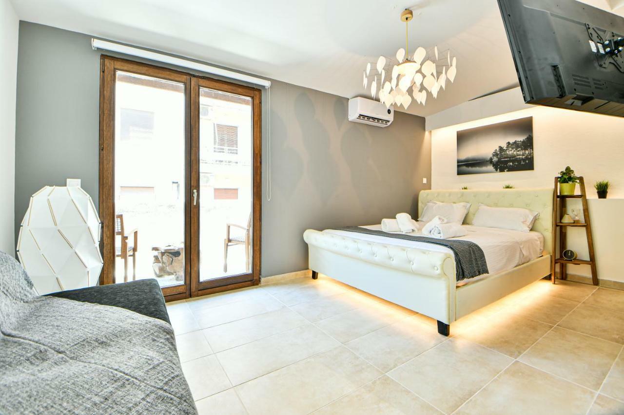 Flowers Of Athens, Boutique Aparthotel With 6-Apartments In Central أثينا المظهر الخارجي الصورة