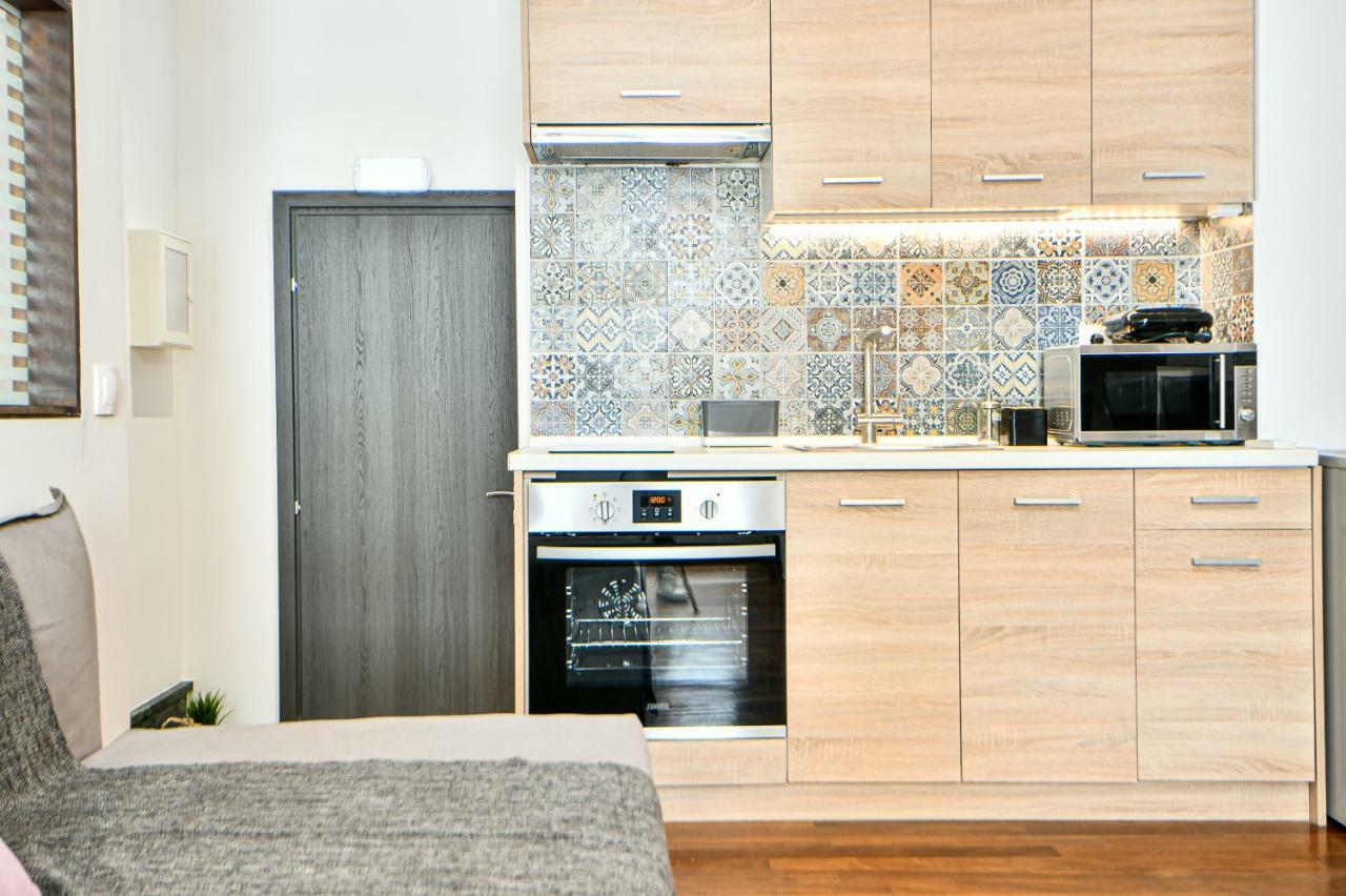 Flowers Of Athens, Boutique Aparthotel With 6-Apartments In Central أثينا المظهر الخارجي الصورة