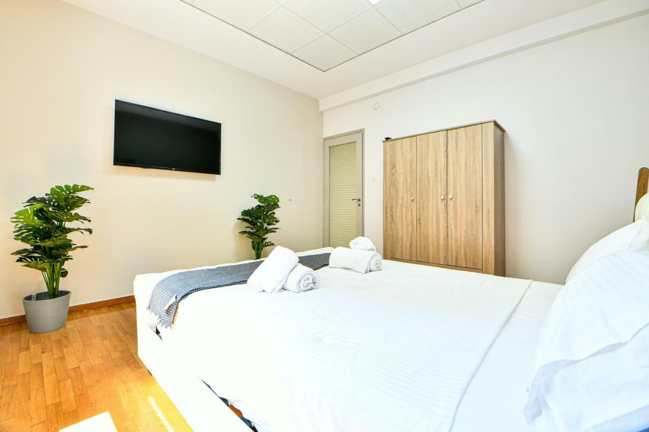 Flowers Of Athens, Boutique Aparthotel With 6-Apartments In Central أثينا المظهر الخارجي الصورة