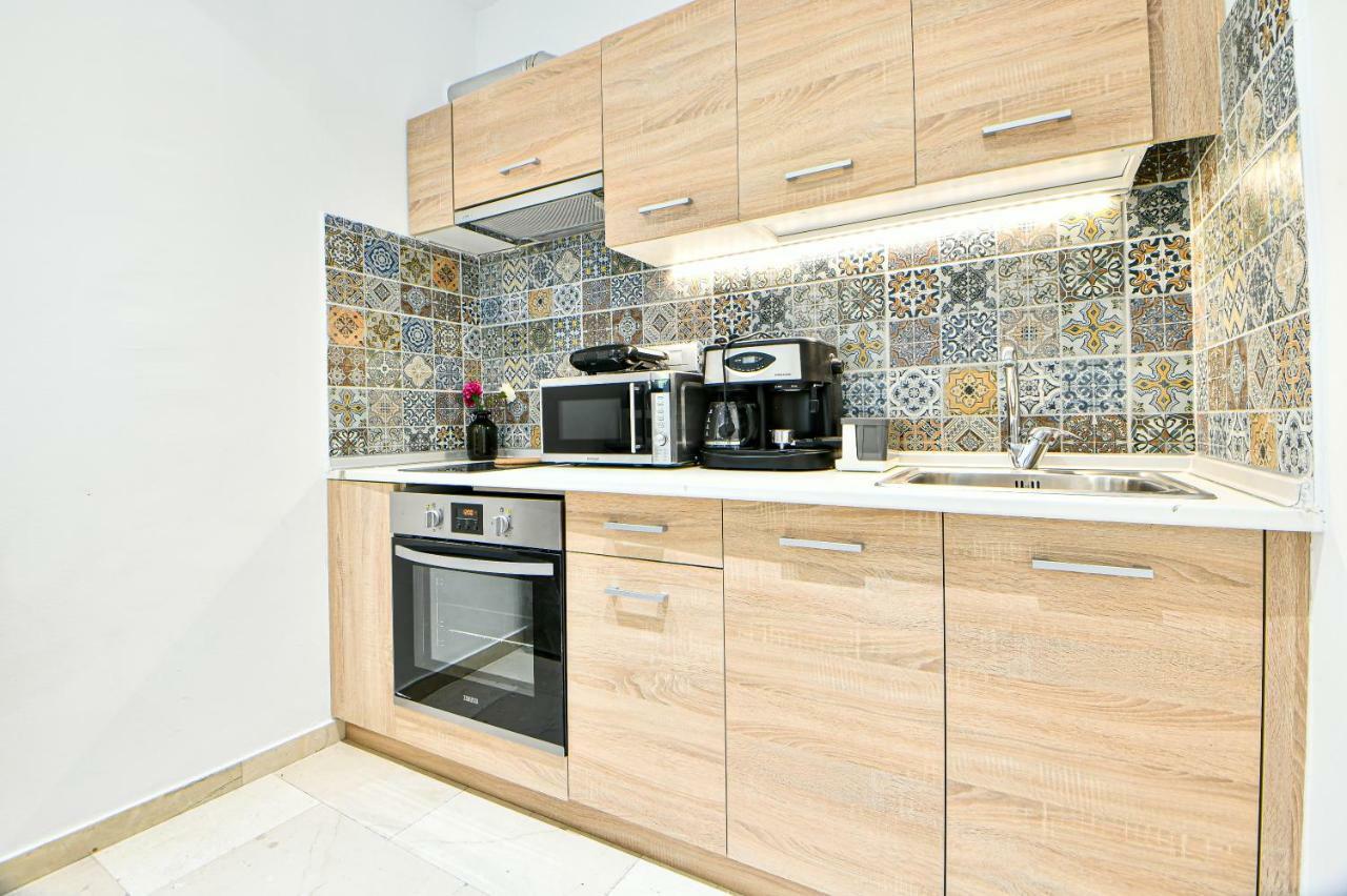 Flowers Of Athens, Boutique Aparthotel With 6-Apartments In Central أثينا المظهر الخارجي الصورة