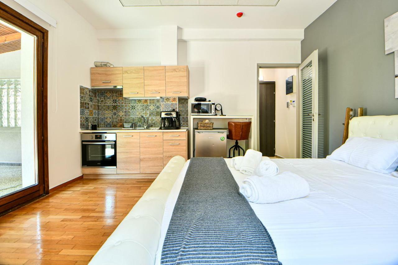Flowers Of Athens, Boutique Aparthotel With 6-Apartments In Central أثينا المظهر الخارجي الصورة
